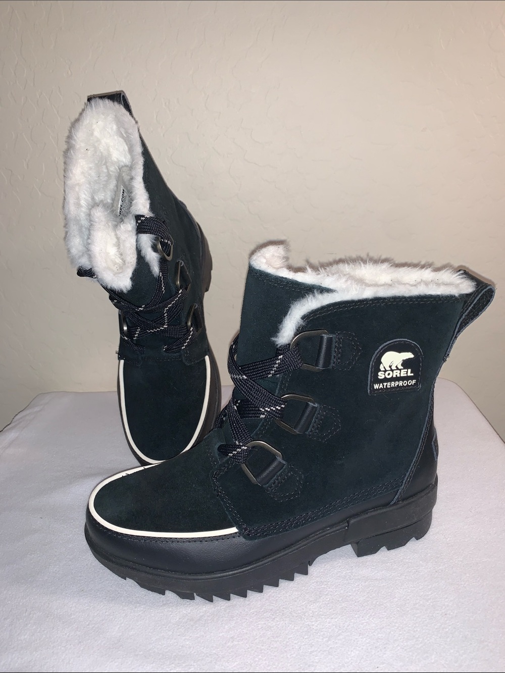 SOREL BRAND NEW SIZE 6.5 TIVOLI IV WATERPROOF SUEDE & LEATHER BOOTS